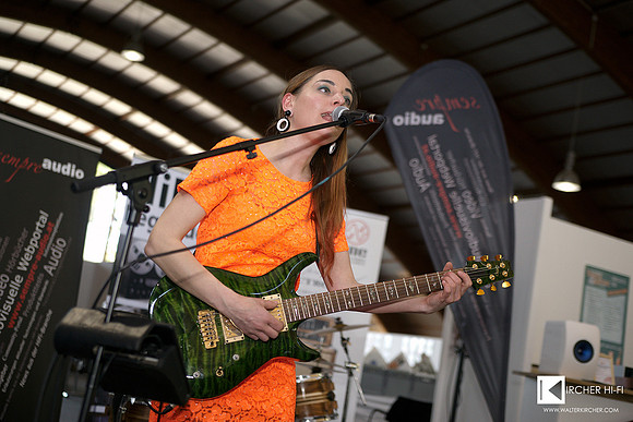 Austrian Pop singer Mary Broadcast live