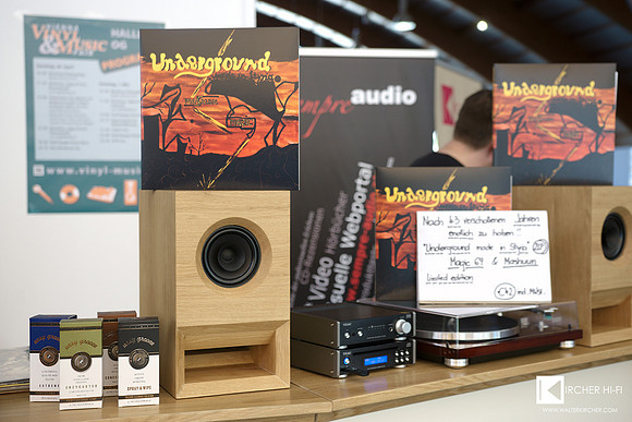 Sempre Audio hifi bar decorated with Chisto Easy Groove cleaning solutions