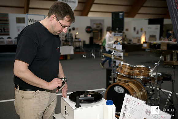 Michael Holzingerdemonstrated how to wash a record in specific workshops