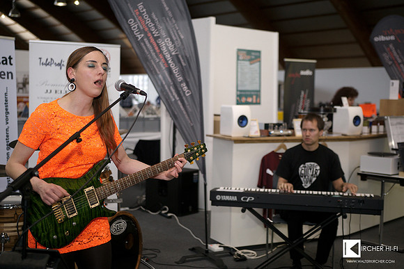 Austrian Pop singer Mary Broadcast live