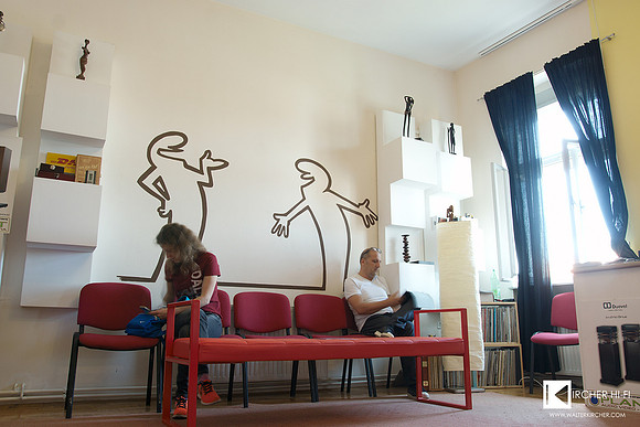 Robertoshop - main listening room