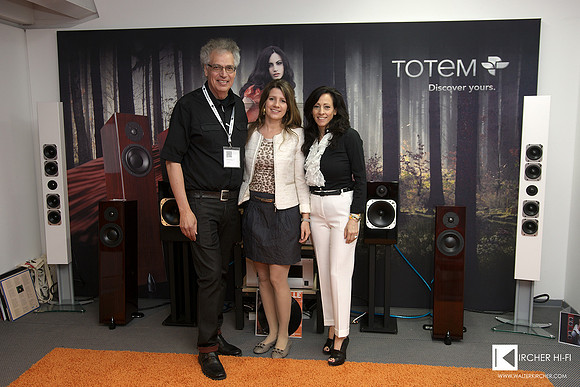 from left: Vince Bruzzese (ceo Totem Acoustic), Jasmin Weilenmann (Swiss distributor) and Lucy Lenten (Totem sales)