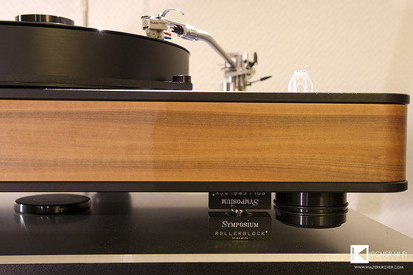 An upper class turntable needs top base for top performance