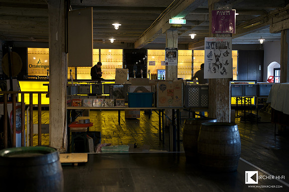 Sunday early morning before opening: qucik tour through the entire event area