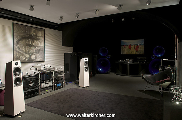 my personal favourite speakers from Totem Element Metal are looking like bookshelf speakers...