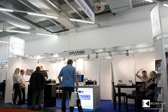 Draabe Technologies booth - vinyl records cleaning experts