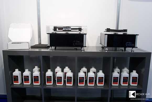 both cleaning machines: Nessie Vinylmaster and Vinylcleaner
