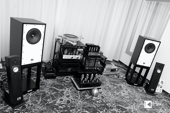 Wolfram Trauner from Klangstudio Trainer showed an exquisite setup  in Vienna.