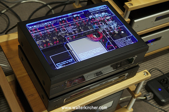 Oppo BDP-105EU blue player with transparent cover at the High End Slovakia 2013