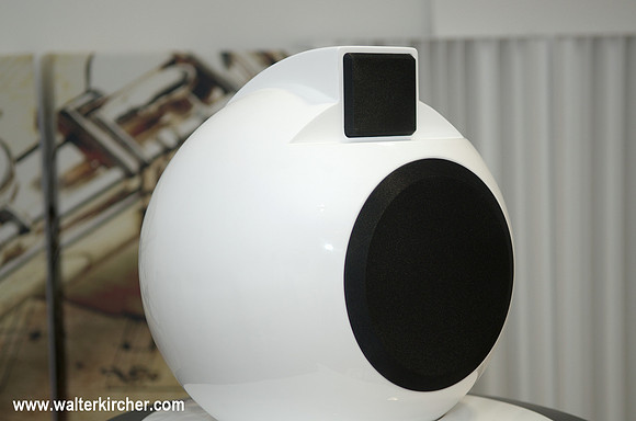 Elipson 4260 loudspeaker detail (Hanzel Audio)