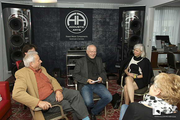 Interesting insider discussion about classical music, the marketing, the dominance of certain market giants, what does this mean for classical music.