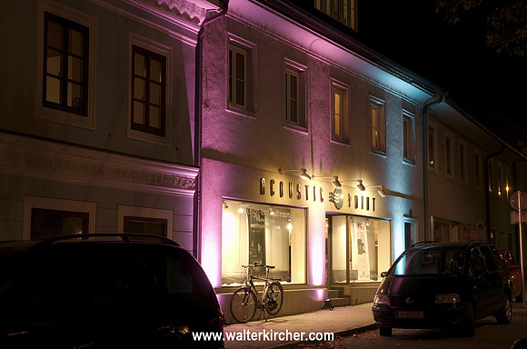 Acoustic Point hifi shop in Klagenfurt - night view