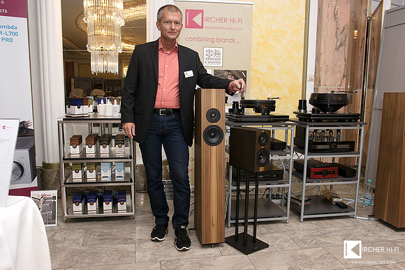 Walter Kircher in front of Chisto record cleaning booth