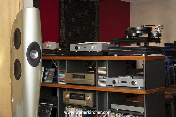 Accustic Arts complete reference electronics (DRIVE II, TUBE DAC II and PREAMP II), KEF Blade speakers and Nottingham Analogue turntable