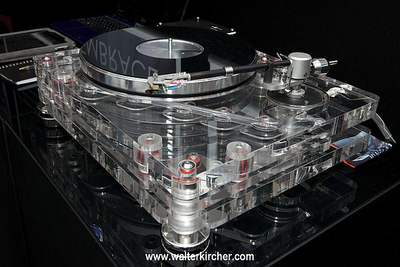 HIGH END 2014: Vertere Reference Groove turntable with brandnew SG-1 tonearm - designed by Touraj Moghaddam (founder of Roksan)