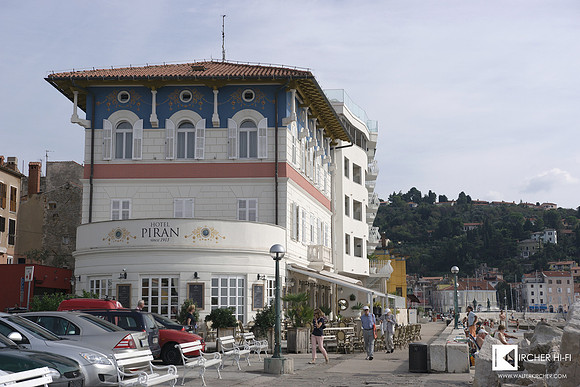 There I stayed in the traditional Hotel Piran right in the center - purpose to listen to a fantastic private SoulSonic Impulse SE speaker setup.