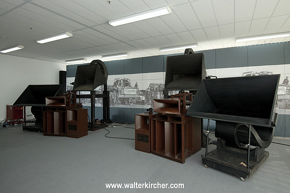HIGH END 2014: super-rare Western Electric 12A and 13A horn speakers from 1926 (both together are the Vitaphone system) - collector's items