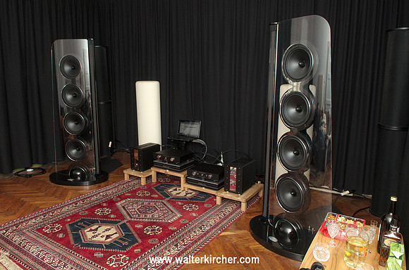 the complete MONOSTEREO setup at the event: SoulSonic Impulse SE speakers, Accustic Arts reference electronics including MONO II, Vovox textura fortis cables and Symposium Acoustics stands