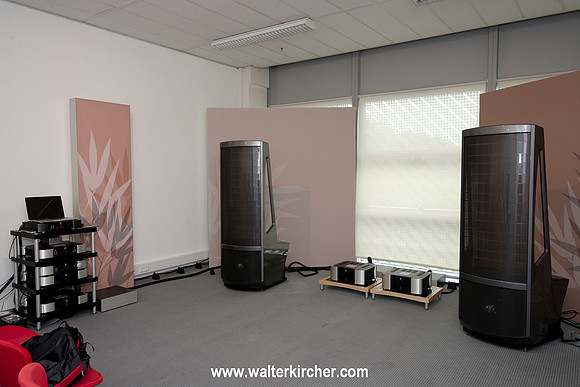 HIGH END 2014: new Martin Logan Neolith electrostatic flagship speakers, driven by Simaudio electronics - one of few dipole speakers at the show