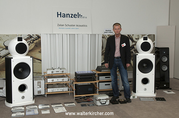myself in front of the setup: Accustic Arts reference electronics with big Elipson 4260 loudspeakers!