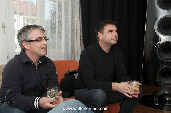 Monoandstereo.com event with two of the guests visiting