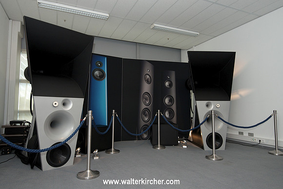 HIGH END 2014: Magico Ultimate III state of the art speakers - i tried several times to enter the room