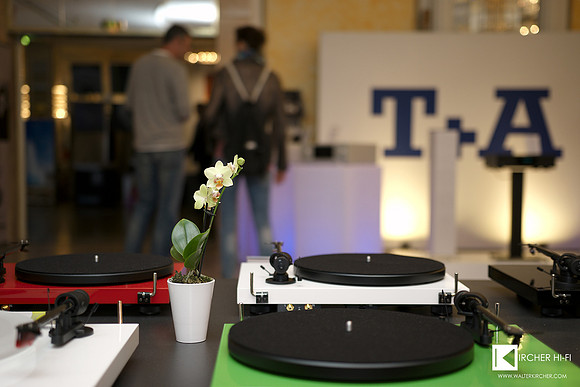 Analogue still life with ProJect Audio