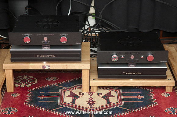 Symposium Acoustics Ultra platforms with Rollerblocks Serie 2+ and G3 superballs - Accustic Arts TUBE DAC II and TUBE PREAMP II