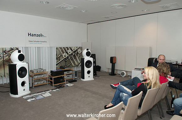 Friday 2013.10.18 High End Slovakia - VIP evening! Setup is ready...